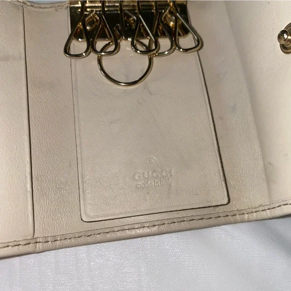 Gucci Monogram 6 Key Ring Holder in Pristine Condition - Picture 5 of 6